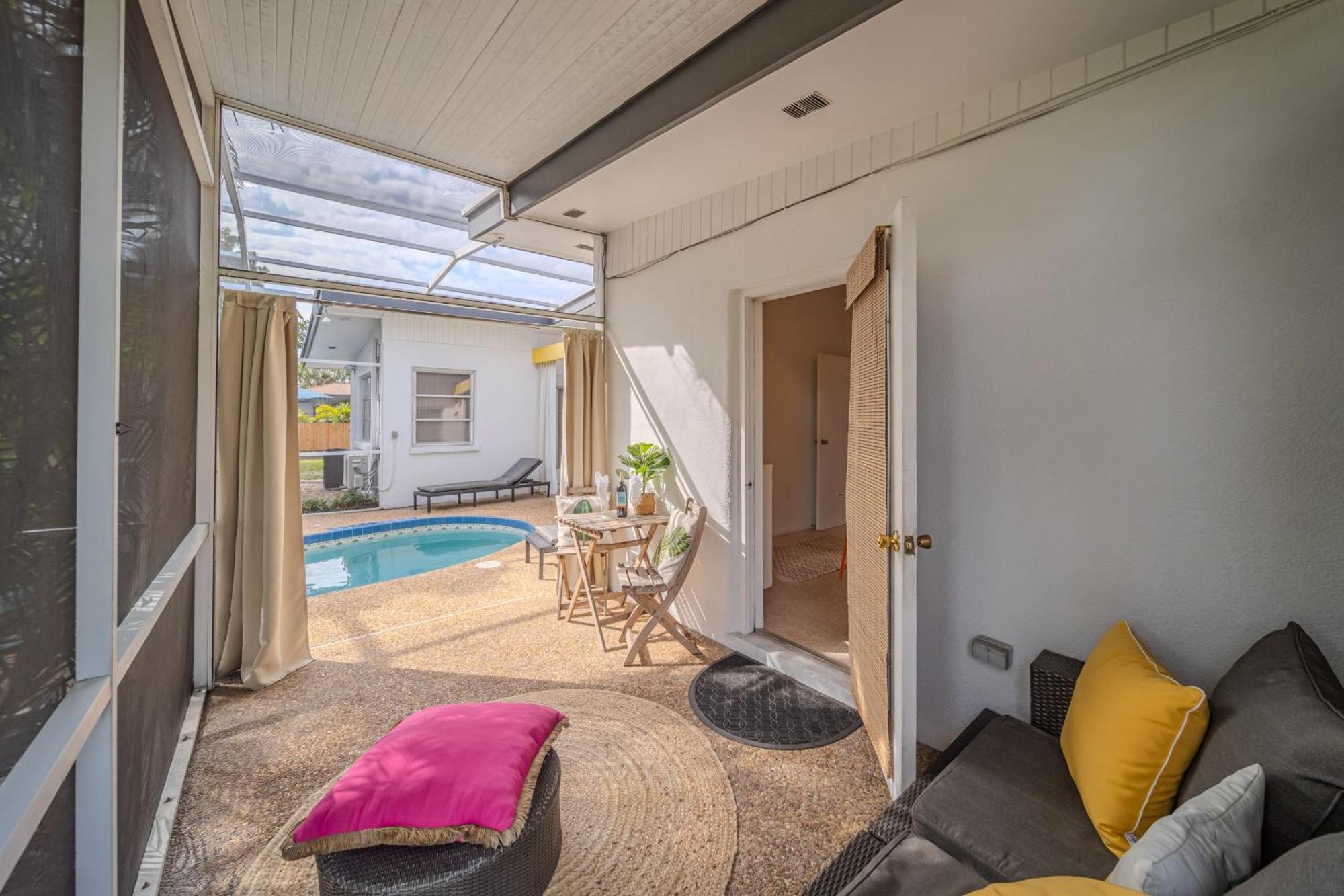 Fantastic Island House 1 Mile To The Beach With Heated Pool Sarasota Exterior foto